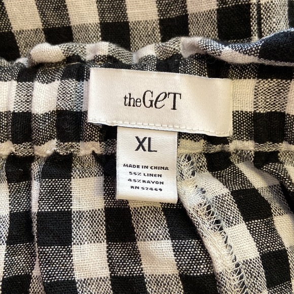 The Get Black and White Gingham Skirt - Picture 3 of 3